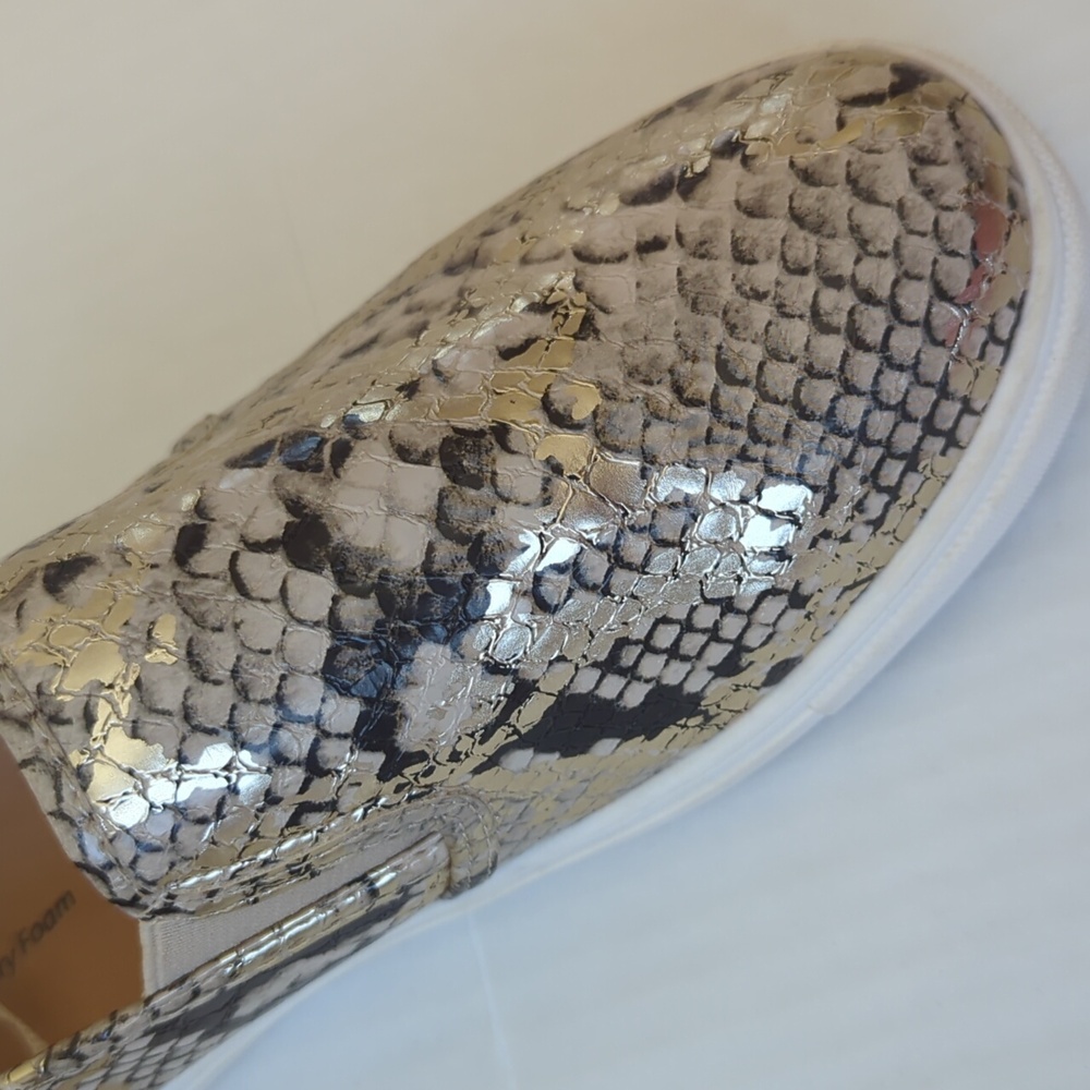 Time and Tru Memory Foam Faux Snakeskin Sneakers 7.5W Tan Black - Picture 14 of 16